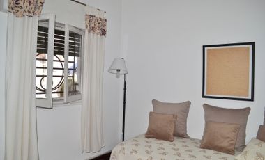CASA 5 AMB VENTA CLAYPOLE CON QUINCHO Y COCHERA