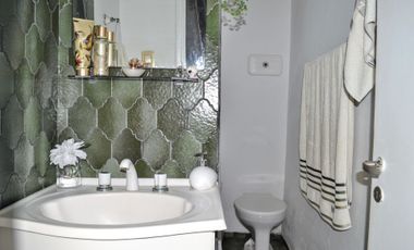 CASA 5 AMB VENTA CLAYPOLE CON QUINCHO Y COCHERA