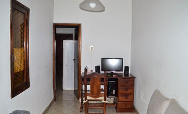CASA 5 AMB VENTA CLAYPOLE CON QUINCHO Y COCHERA