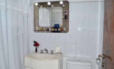 CASA 5 AMB VENTA CLAYPOLE CON QUINCHO Y COCHERA