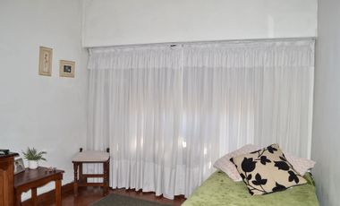 CASA 5 AMB VENTA CLAYPOLE CON QUINCHO Y COCHERA