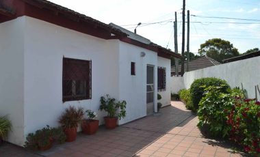 CASA 5 AMB VENTA CLAYPOLE CON QUINCHO Y COCHERA