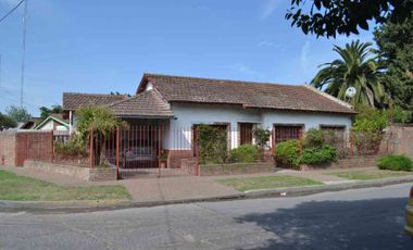 CASA 5 AMB VENTA CLAYPOLE CON QUINCHO Y COCHERA