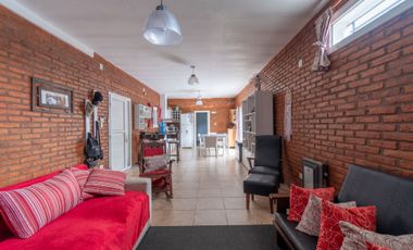 CASA EN VENTA 3 DORMITORIOS CON PILETA IBARLUCEA