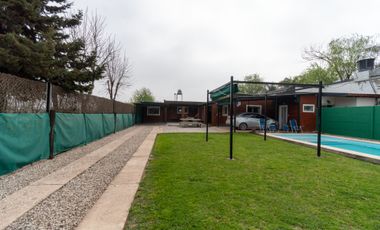 CASA EN VENTA 3 DORMITORIOS CON PILETA IBARLUCEA