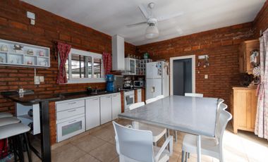 CASA EN VENTA 3 DORMITORIOS CON PILETA IBARLUCEA