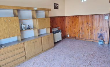 DEPARTAMENTO 3 AMB. al frente con local comercial