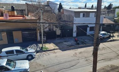 DEPARTAMENTO 3 AMB. al frente con local comercial