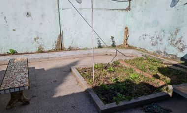 DEPARTAMENTO 3 AMB. al frente con local comercial