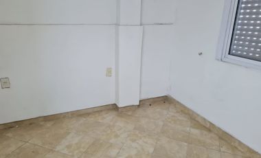 DEPARTAMENTO 3 AMB. al frente con local comercial