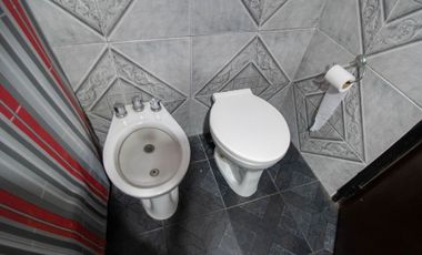 Casa venta La Plata 2 dormitorios pileta cochera