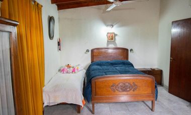 Casa venta La Plata 2 dormitorios pileta cochera