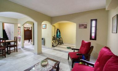Casa venta La Plata 2 dormitorios pileta cochera