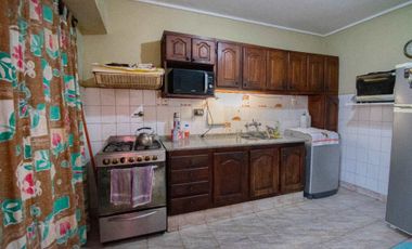 Casa venta La Plata 2 dormitorios pileta cochera