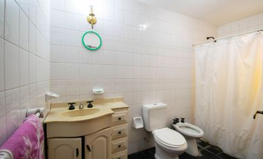 Casa venta La Plata 2 dormitorios pileta cochera