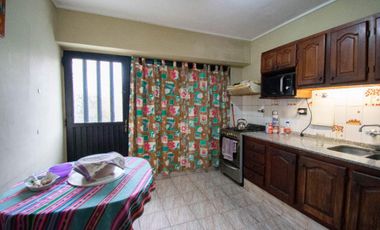 Casa venta La Plata 2 dormitorios pileta cochera