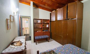 Casa venta La Plata 2 dormitorios pileta cochera