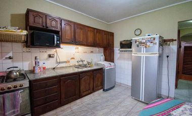 Casa venta La Plata 2 dormitorios pileta cochera