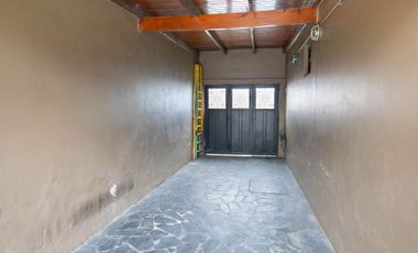 Casa venta La Plata 2 dormitorios pileta cochera