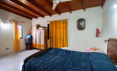 Casa venta La Plata 2 dormitorios pileta cochera