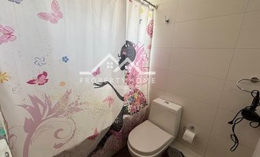 ESTUPENDA CASA 5 DORM + SERV. PISCINA Y QUINCHO LOS BOSQUES