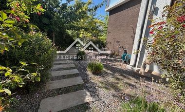 ESTUPENDA CASA 5 DORM + SERV. PISCINA Y QUINCHO LOS BOSQUES