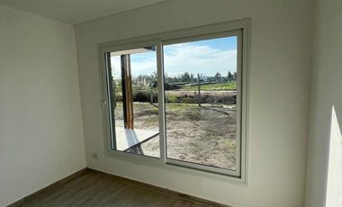 Casa a estrenar con 3 dormitorios en venta en Vila Marina