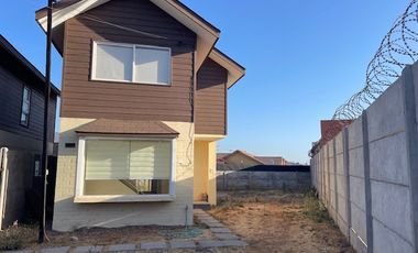 Arrienda Casa Nueva, a pasos del centro de la ciudad