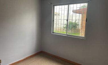 Vende casa ampliada, excelente ubicación, La Calera