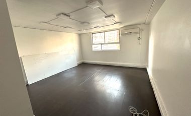 ARRIENDO OFICINA METRO LOS LEONES