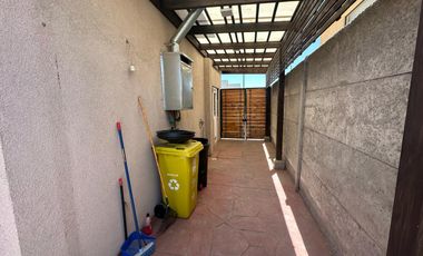 ARRIENDO CASA PORTONES DE CHICUREO