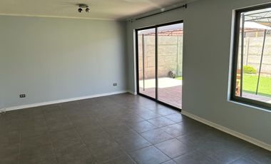 ARRIENDO CASA PORTONES DE CHICUREO