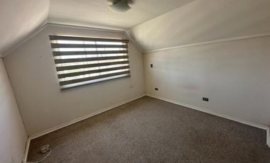 ARRIENDO CASA PORTONES DE CHICUREO