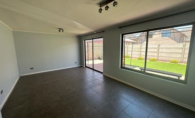 ARRIENDO CASA PORTONES DE CHICUREO