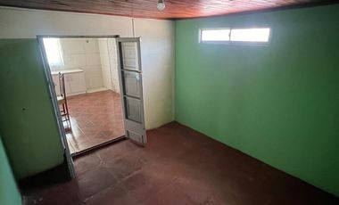 VENTA DE CASA CON DEPTO INTERIOR EN LO ESPEJO