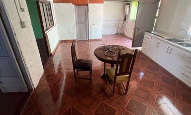 VENTA DE CASA CON DEPTO INTERIOR EN LO ESPEJO