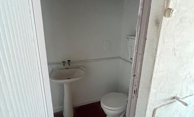 VENTA DE CASA CON DEPTO INTERIOR EN LO ESPEJO