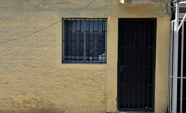 VENTA DE CASA CON DEPTO INTERIOR EN LO ESPEJO