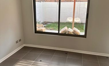 ARRIENDO CASA 3HAB 3BA COLINA