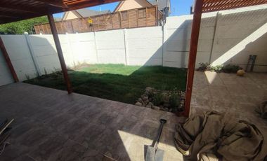 ARRIENDO CASA 3HAB 3BA COLINA