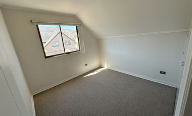 ARRIENDO CASA 3HAB 3BA COLINA