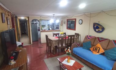 CASA CON 2 DPTOS INTERIORES Y  LOCAL COMERCIAL
