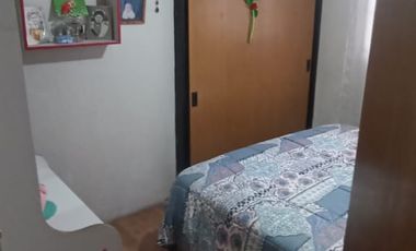 CASA CON 2 DPTOS INTERIORES Y  LOCAL COMERCIAL