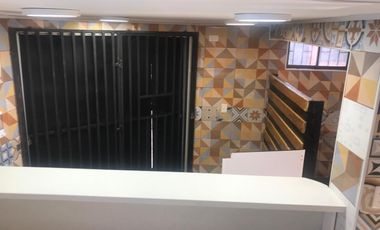 VENTA DE LOCAL COMERCIAL  CON 3 MINI DEPARTAMENTOS