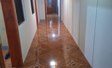 SE VENDE CASA EN PLENO CENTRO CON LOCAL COMERCIAL