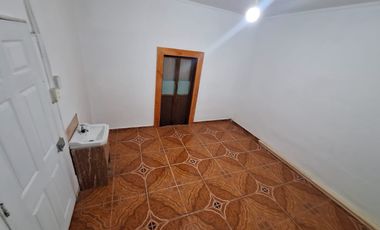 SE VENDE CASA EN PLENO CENTRO CON LOCAL COMERCIAL
