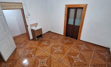 SE VENDE CASA EN PLENO CENTRO CON LOCAL COMERCIAL