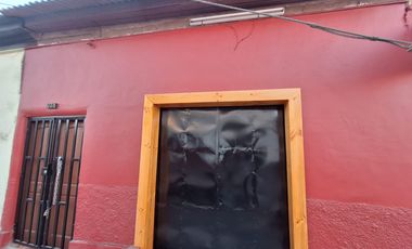 SE VENDE CASA EN PLENO CENTRO CON LOCAL COMERCIAL