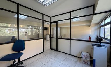 OFICINA MEDIO PISO COMPLETO EN CENTRO DE VALPARAÍSO
