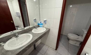 OFICINA MEDIO PISO COMPLETO EN CENTRO DE VALPARAÍSO